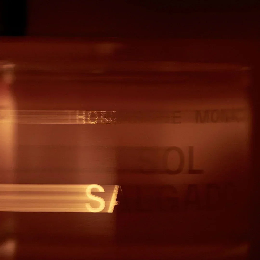 Thomas De Monaco Sol Salgado Eau de Parfum Flakon verzerrt - Nischenduft erhältlich bei scent amor