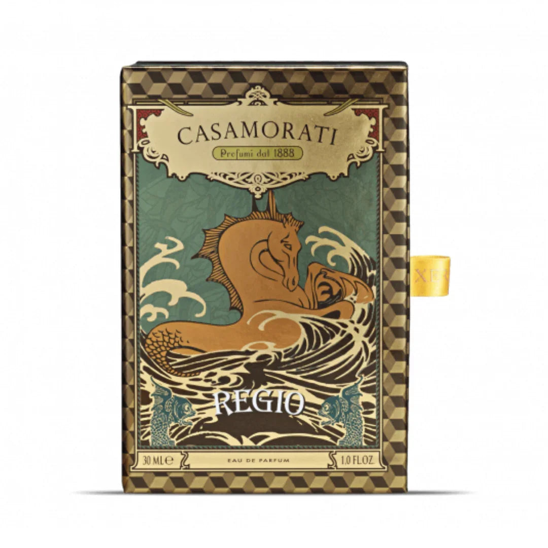 Geschlossene Verpackung von Xerjoff Regio Eau de Parfum – kunstvoll inszenierter Nischenduft mit mediterranem Flair, jetzt bei scent amor stilvoll auswählen