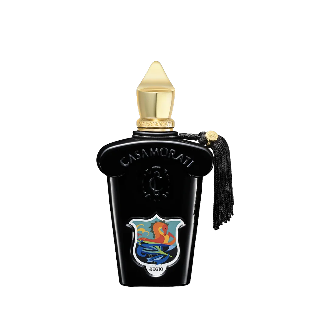 Freigestellter Flakon von Xerjoff Regio Eau de Parfum – ein charaktervoller, luxuriöser Nischenduft aus der Casamorati-Kollektion, mit prachtvoller Duftkomposition, jetzt bei scent amor entdecken