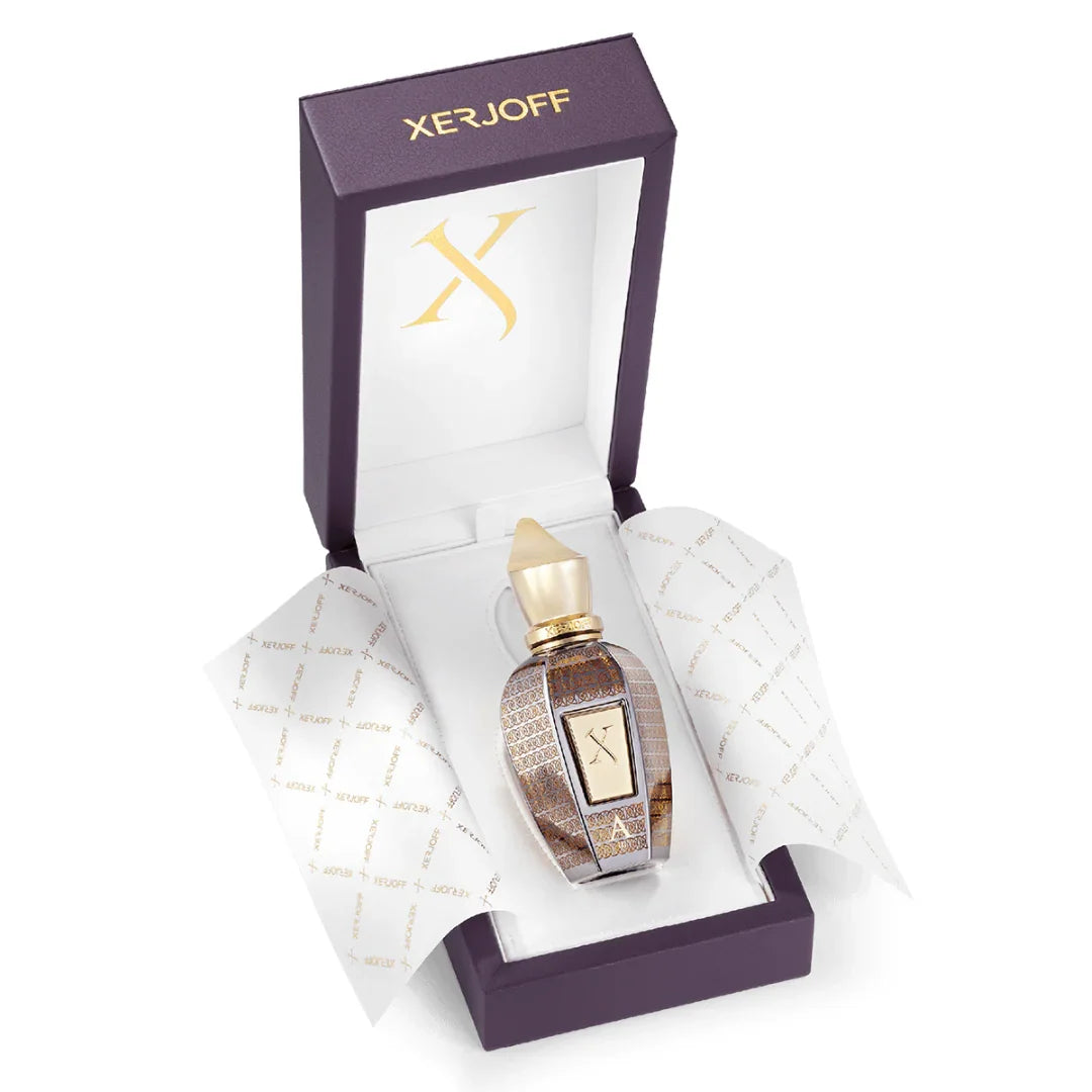 Xerjoff Alexandria III Eau de Parfum in geöffneter Box – kunstvoll inszenierter Duft aus der Oud Stars-Kollektion, jetzt bei scent amor stilvoll auswählen