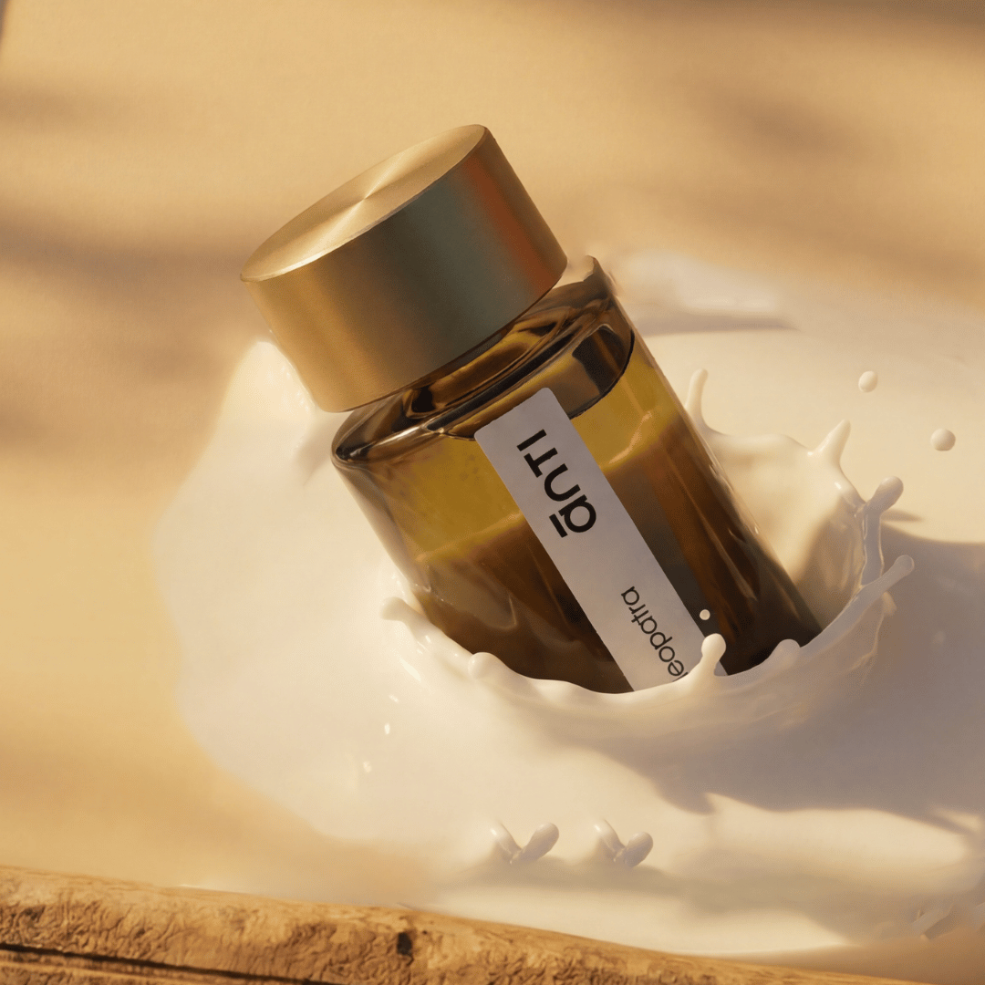 anti -Kleopatra Eau de Parfum Nischenduft Flakon im Milchbad bei scent amor deinem Fachmann für die feinen Nischenparfums
