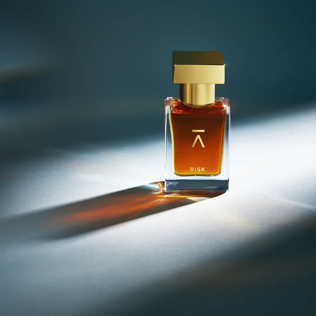 AZMAN PERFUMES – RISK DELUXE BOTTLE Licht und Schatten Effekt scentamor