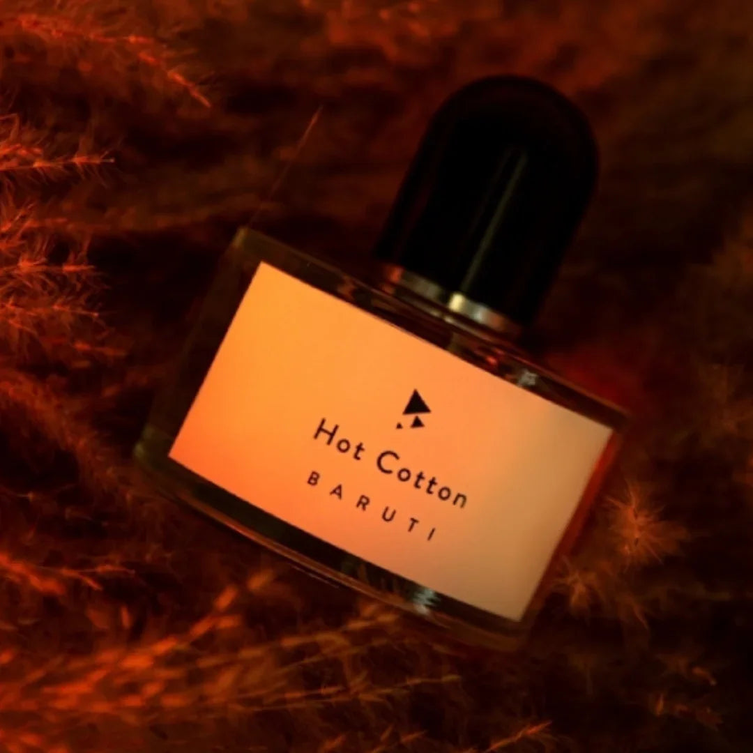baruti hot cotton flakon auf rotem gras scent amor