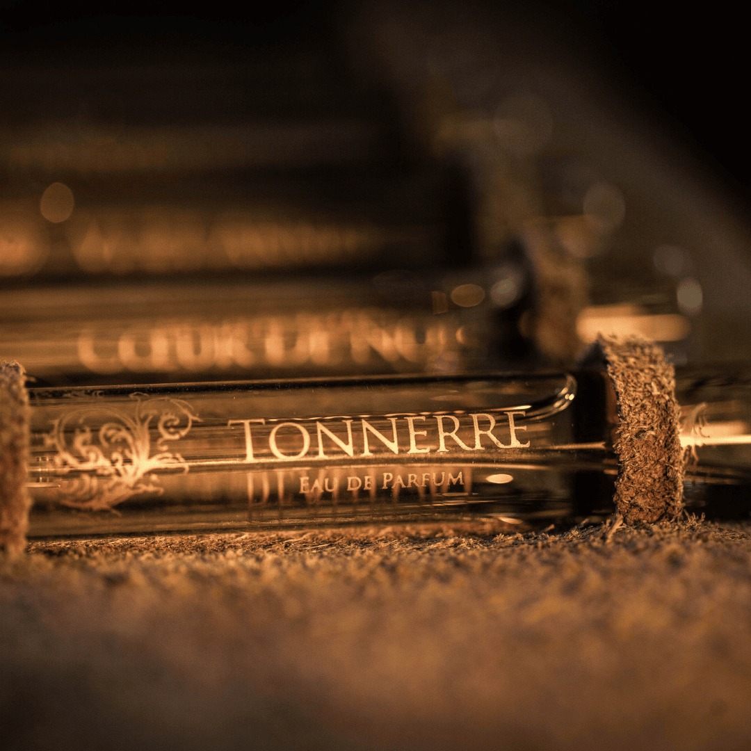 Detailansicht der Eau de Parfum Miniaturen aus dem BeauFort London Come Hell or High Water Discovery Kit hochwertige Glasproben erhältlich bei scent amor