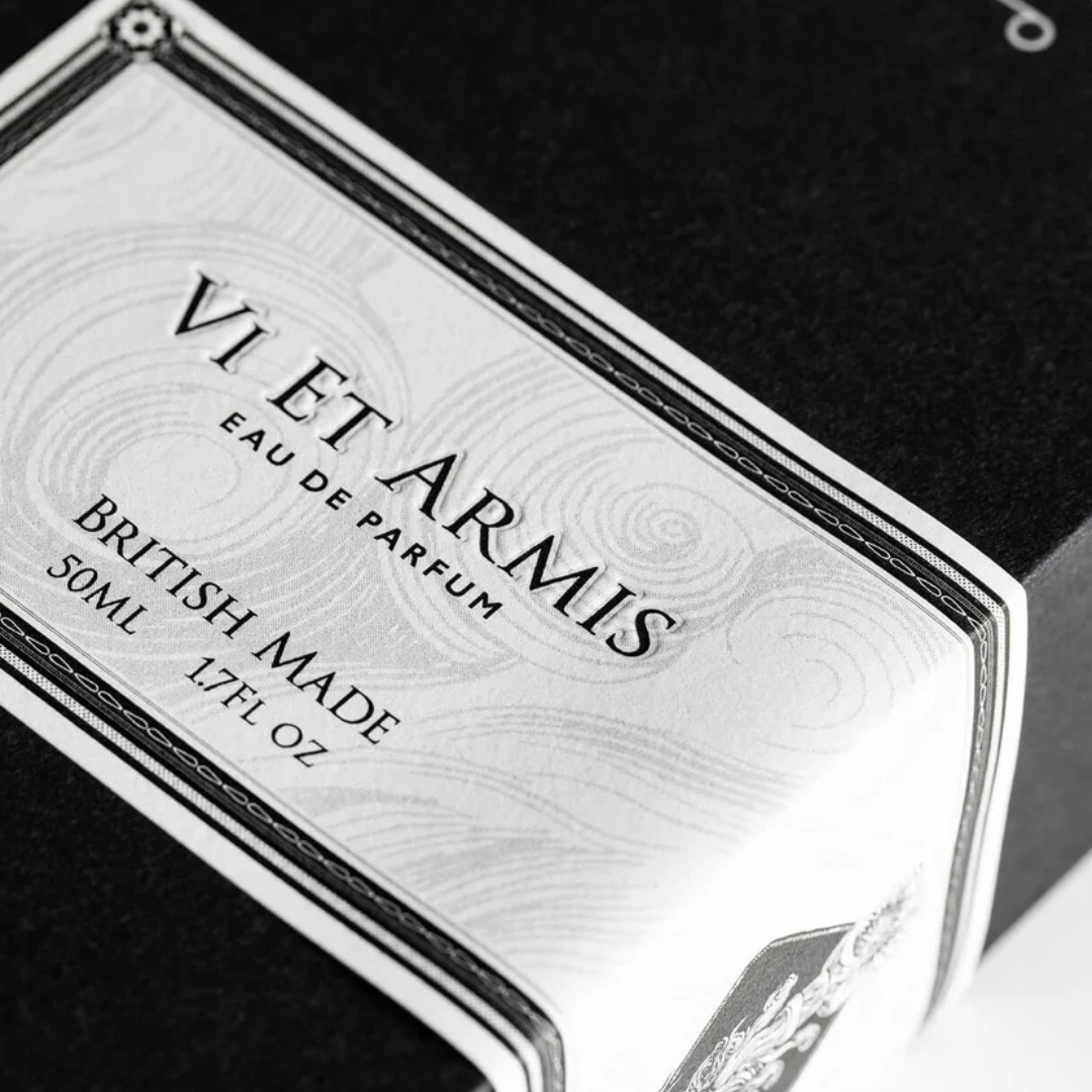 Detail des Etiketts von BeauFort London Vi Et Armis Eau de Parfum, britischer Duft erhältlich bei scentamor