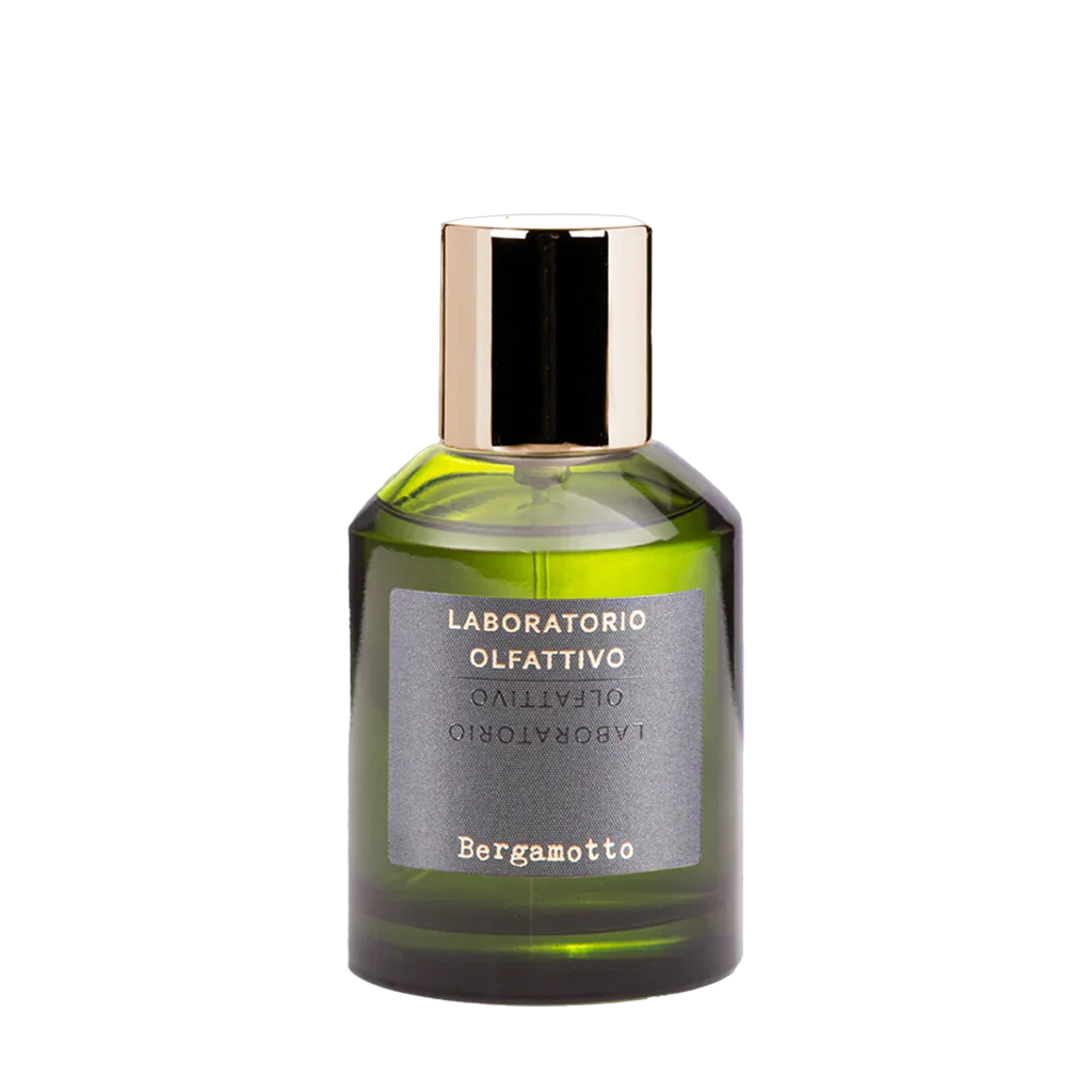 Grüne Glasflasche mit silbernem Etikett und schwarzer Schrift, goldene Kappe. Produkt: Viaggio in Italia Bergamotto. Anbieter: Laboratorio Olfattivo.