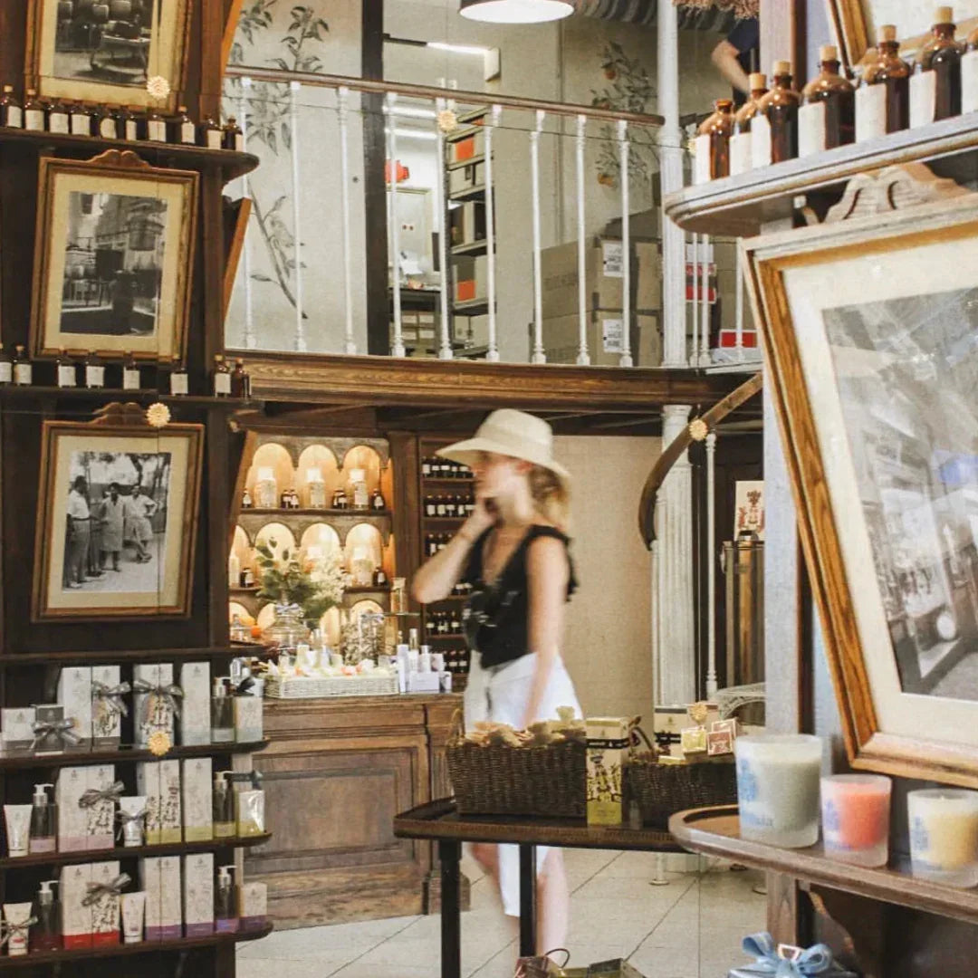 Carthusia auf der Insel Capri Ausstellung. Nischendüfte findest Du bei scent amor