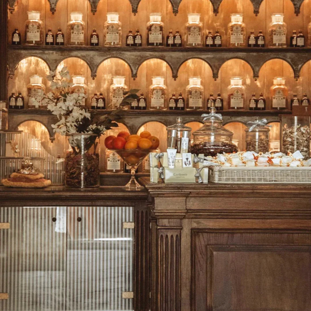 Bei Carthusia im store auf capri. Nischendüfte findest Du bei scent amor