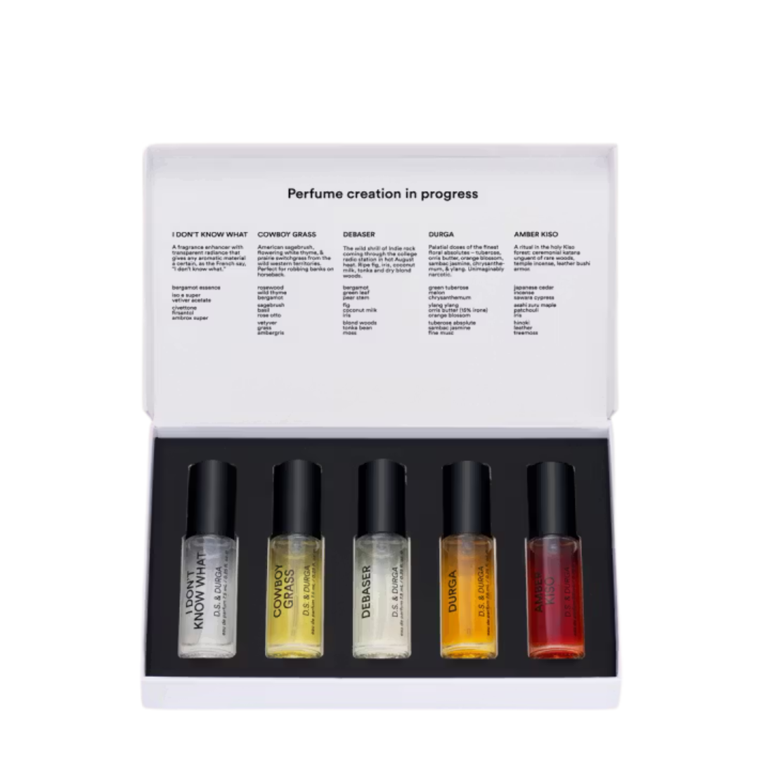 D.S. & Durga The Singles Discovery Set Eau de Parfum, Duftset mit fünf Miniaturen in geöffneter Box, enthält ikonische Düfte der Marke, erhältlich bei scent amor