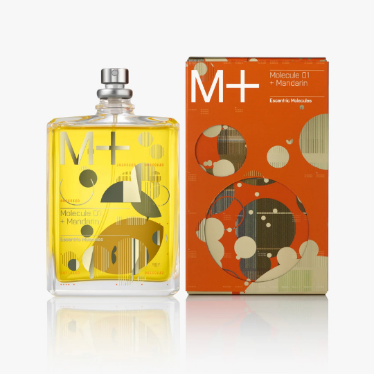 Escentric Molecules Molecule 01 + Mandarin Eau de Toilette mit Flakon und orangefarbener Verpackung, modernes Design kombiniert mit frischer Mandarinen-Note, erhältlich bei scent amor.