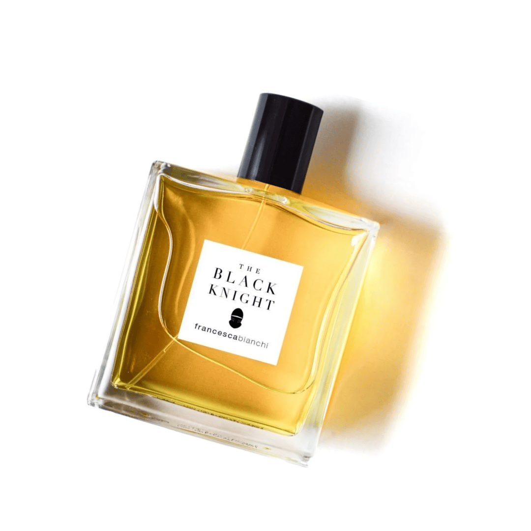 Francesca Bianchi The Black Knight Extrait de Parfum – der Flakon im Licht – erlebe ihn bei scent amor