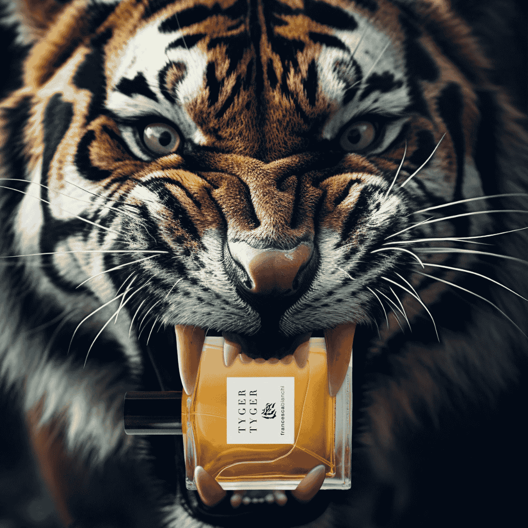 Francesca Bianchi Tyger Tyger Extrait de Parfum – der Flakon im Maul eines Tigers, kraftvoll und elegant – entdecke ihn bei scent amor