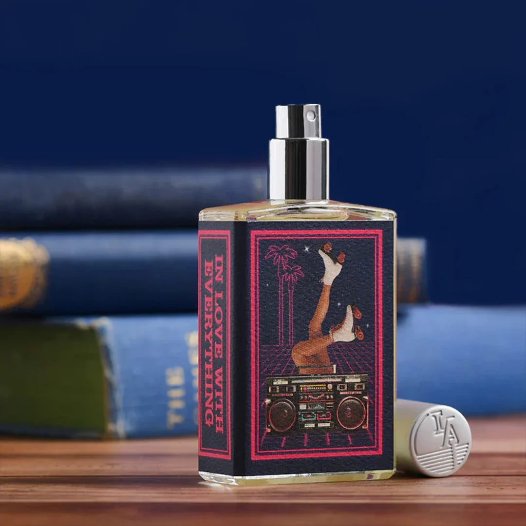 Geöffneter Flakon von Imaginary Authors IN LOVE WITH EVERYTHING Eau de Parfum – luxuriöser Nischenduft mit spritziger Ausstrahlung bei scent amor