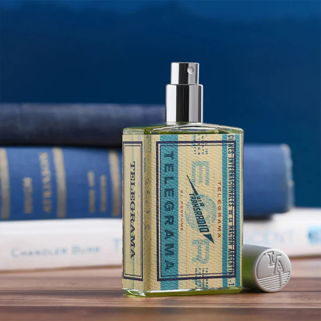 Geöffneter Flakon von Imaginary Authors Telegrama Eau de Parfum – luxuriöser Nischenduft mit zeitloser Eleganz bei scent amor entdecken