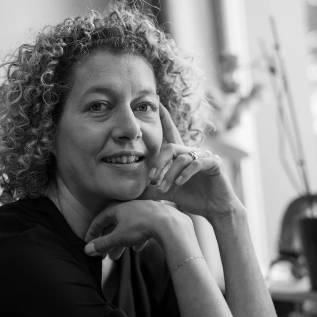 Parfümeurin Karine Chevalier, die für Kreativität, Intuition und persönliche Handschrift steht, bei scent amor.