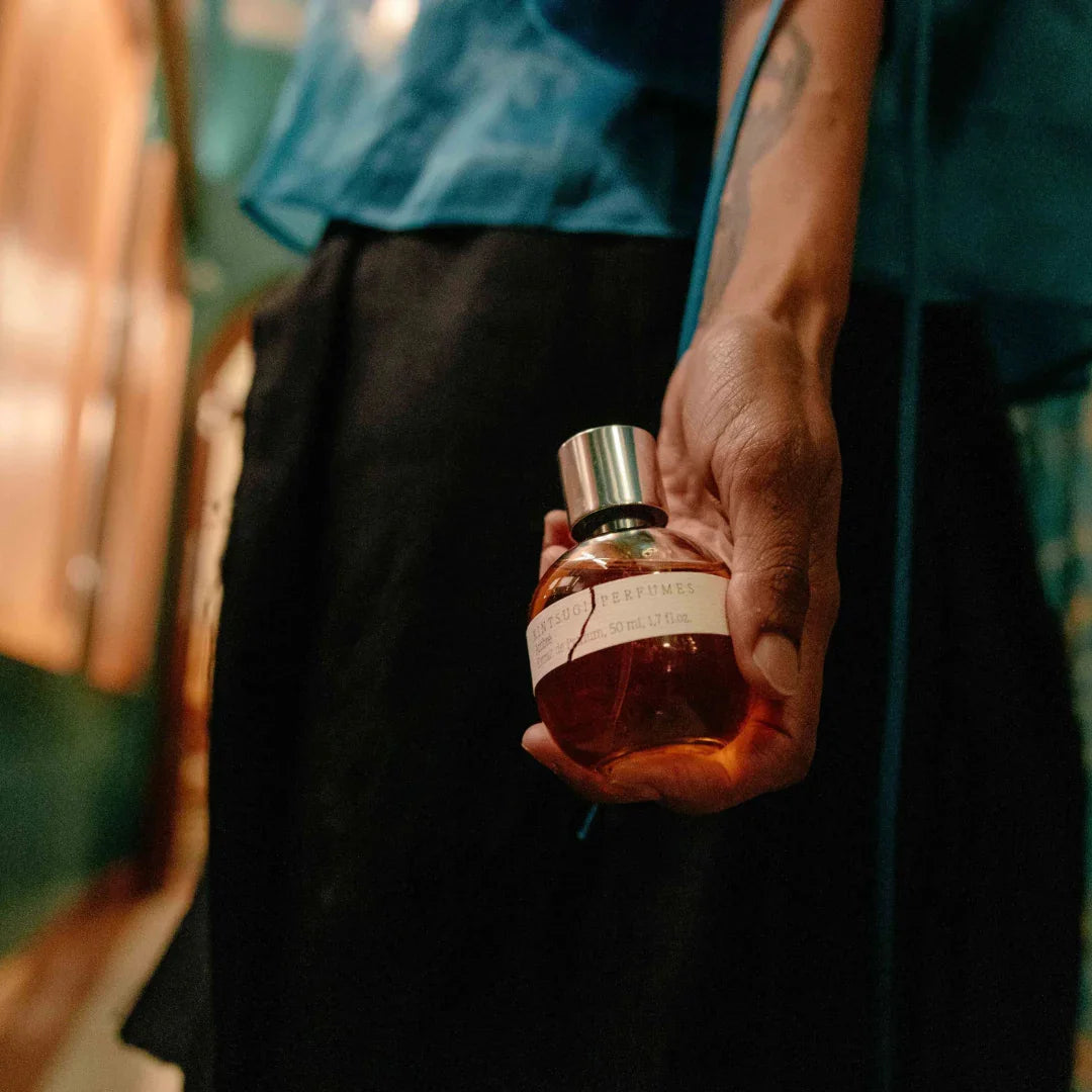 Kintsugi Mood Bild in Hand at scent amor