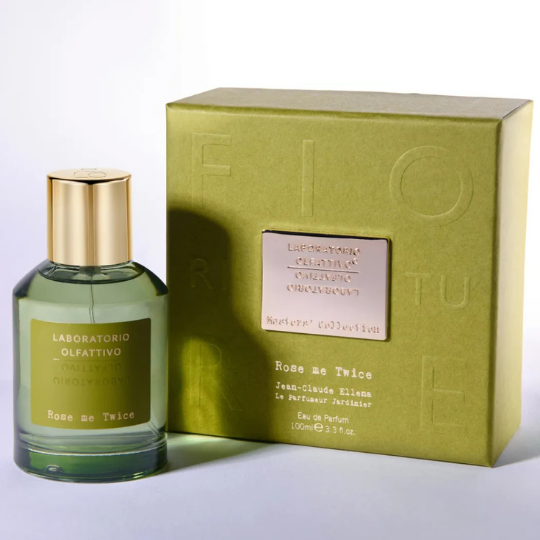 Laboratorio Olfattivo Rose Me Twice Eau de Parfum mit olivgrünem Flakon und passender Duftbox im minimalistischen Design, erhältlich bei scent amor.