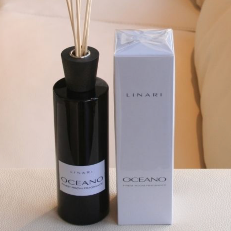 Linari Oceano Diffuser, Raumduft-Flakon mit Verpackung und Duftstäbchen im Detail, elegant und modern präsentiert, erhältlich bei scent amor.