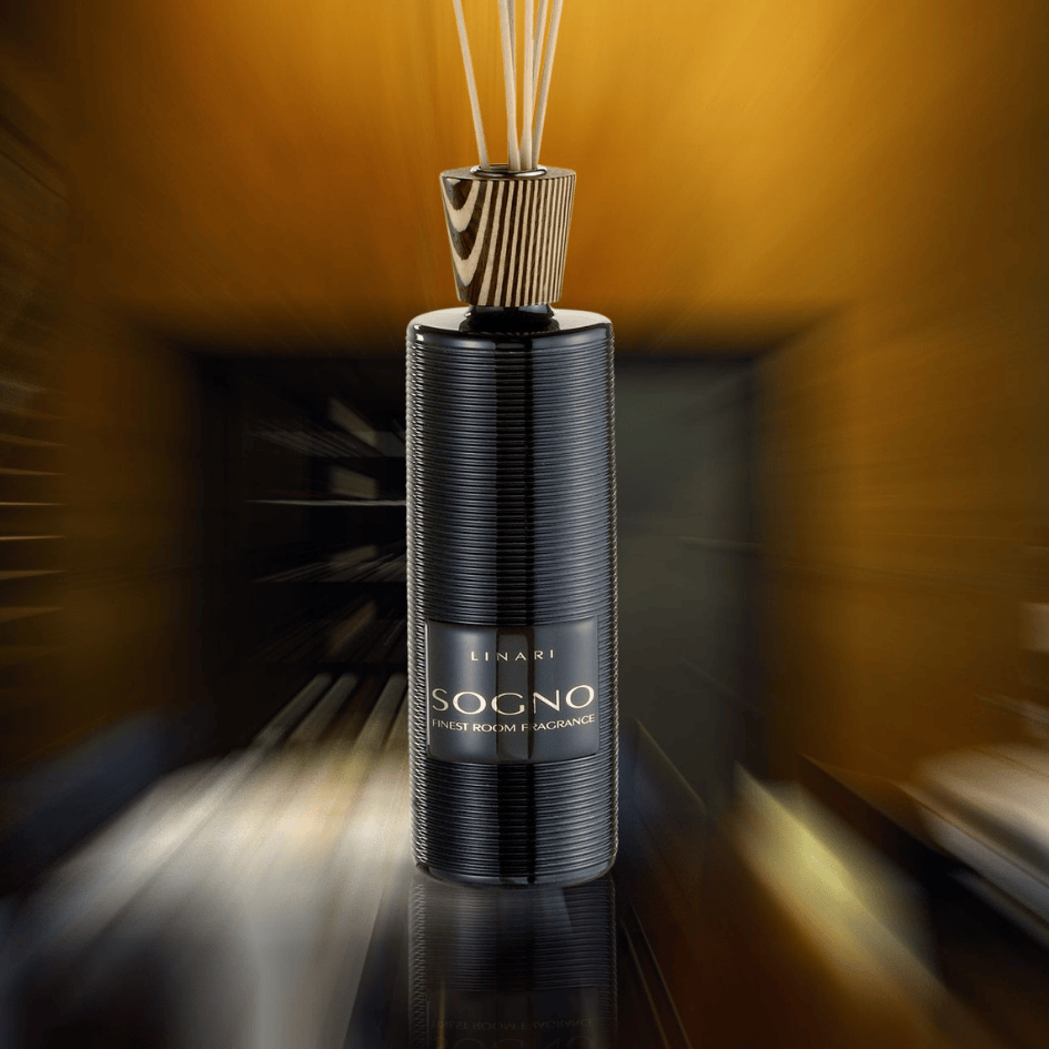 Linari Sogno Diffuser, schwarzer Flakon in intensiver, tief wirkender Inszenierung, warm, luxuriös und atmosphärisch, erhältlich bei scent amor.