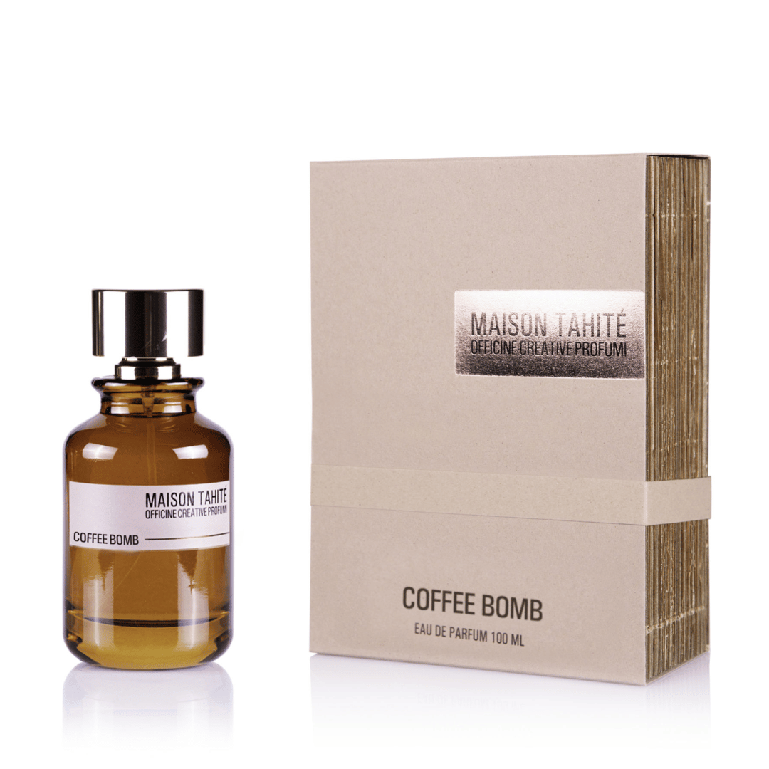 Maison Tahité Coffee Bomb Eau de Parfum – Flakon neben der Box, elegante Präsentation eines charaktervollen Nischenparfums bei scent amor
