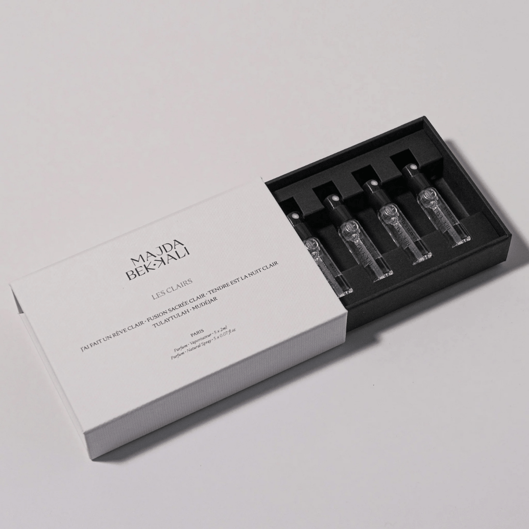Majda Bekkali Les Clairs Discovery Set, geöffnete Box mit Duftproben in hochwertiger Präsentation, erhältlich bei scent amor