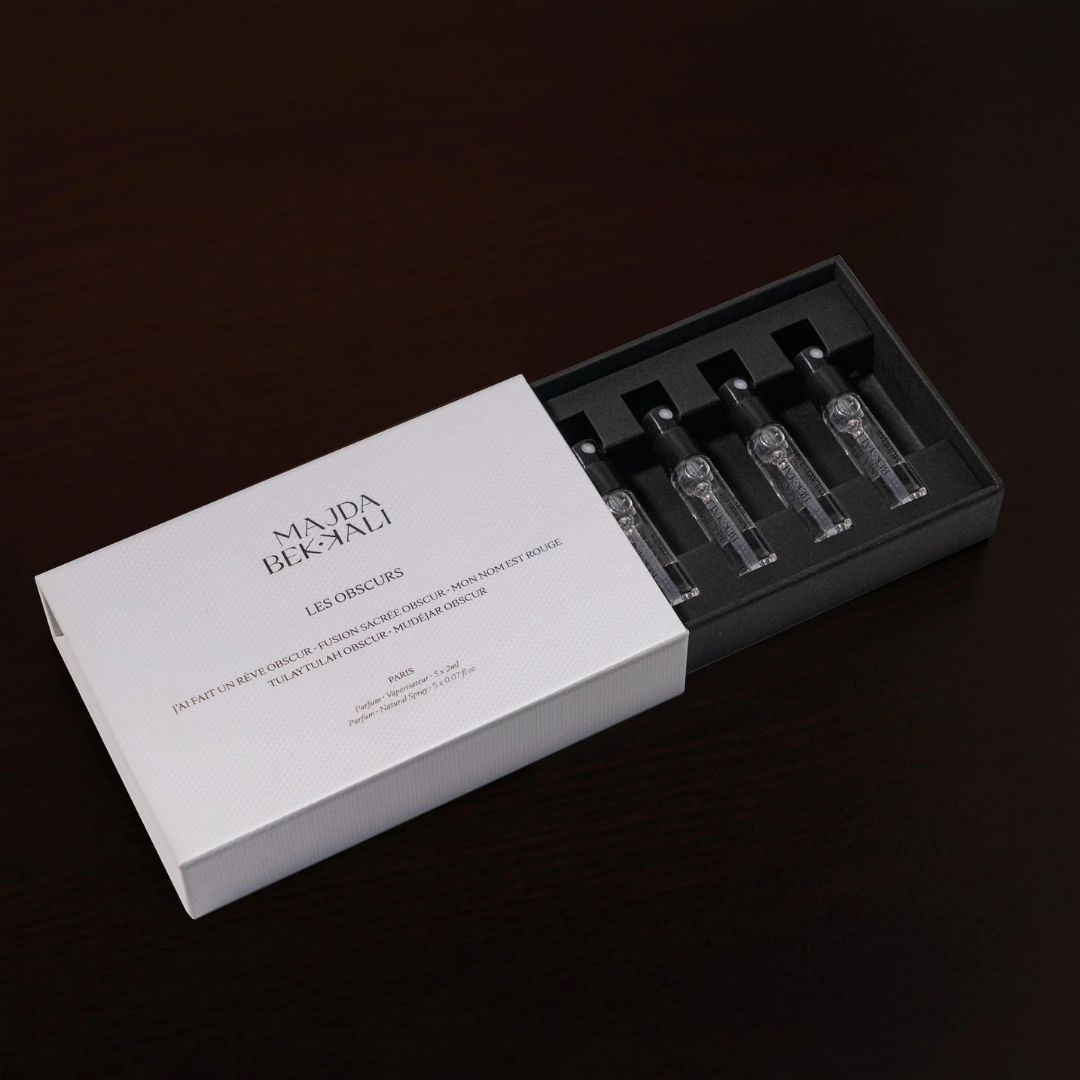 Majda Bekkali Les Obscurs Discovery Set, geöffnete Box mit Duftproben in hochwertiger Präsentation, erhältlich bei scent amor