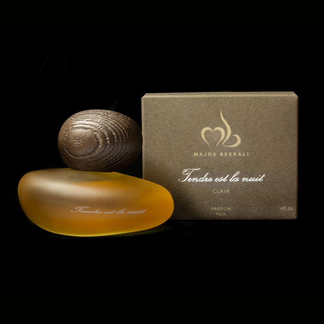 Majda Bekkali Tendre est la Nuit Clair Extrait de Parfum, Flakon mit eleganter Box, stilvoll und luxuriös präsentiert, erhältlich bei scent amor.