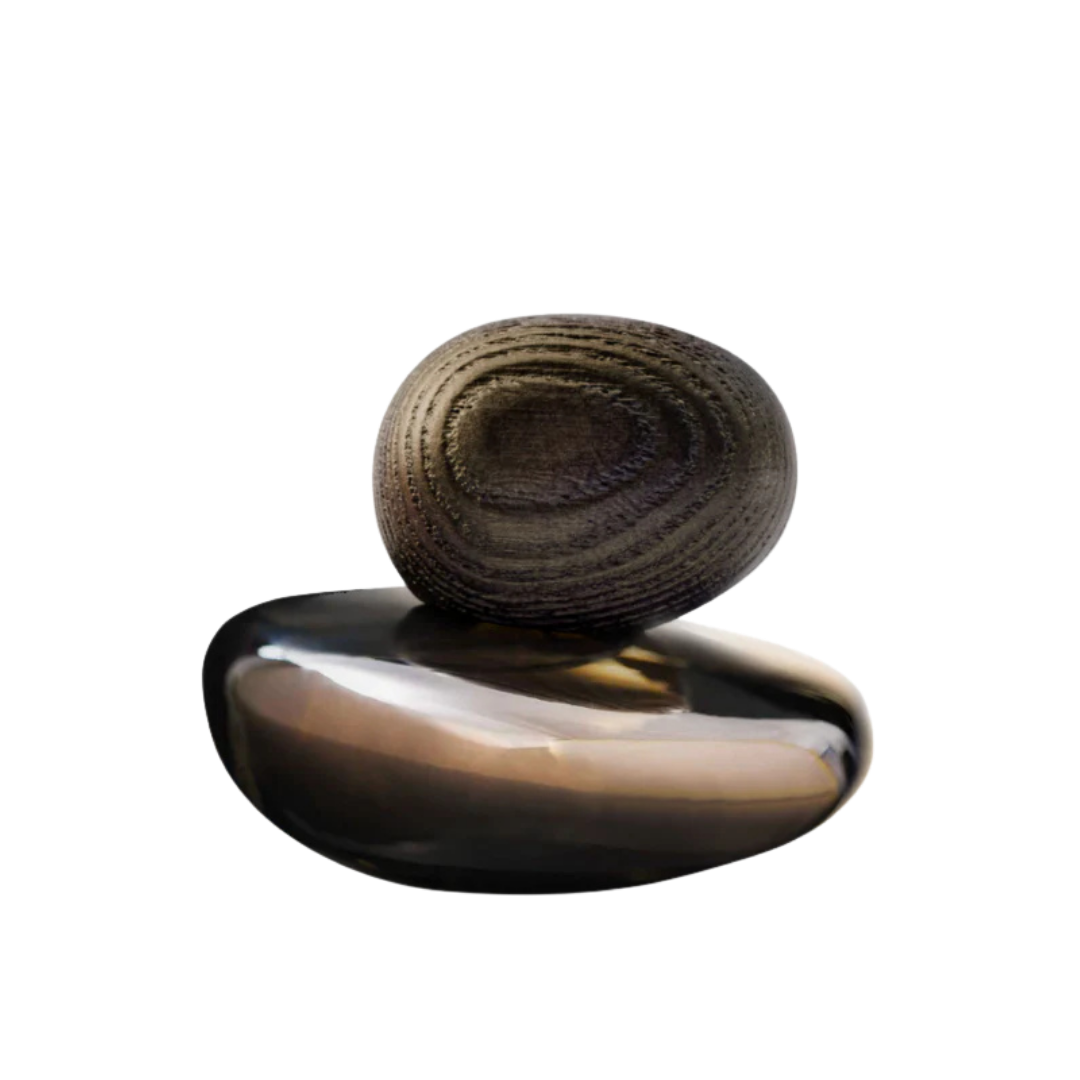 Majda Bekkali Tendre est la Nuit Obscur Extrait de Parfum, dunkler rauchiger Flakon mit Holzstruktur-Kappe, tief und geheimnisvoll, erhältlich bei scent amor.