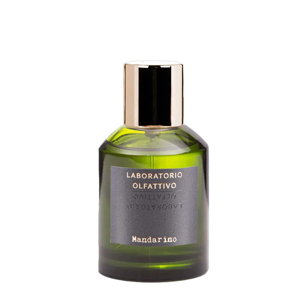 Grüne Glasflasche mit silbernem Sprühkopf, "Viaggio in Italia Mandarino" von Laboratorio Olfattivo.