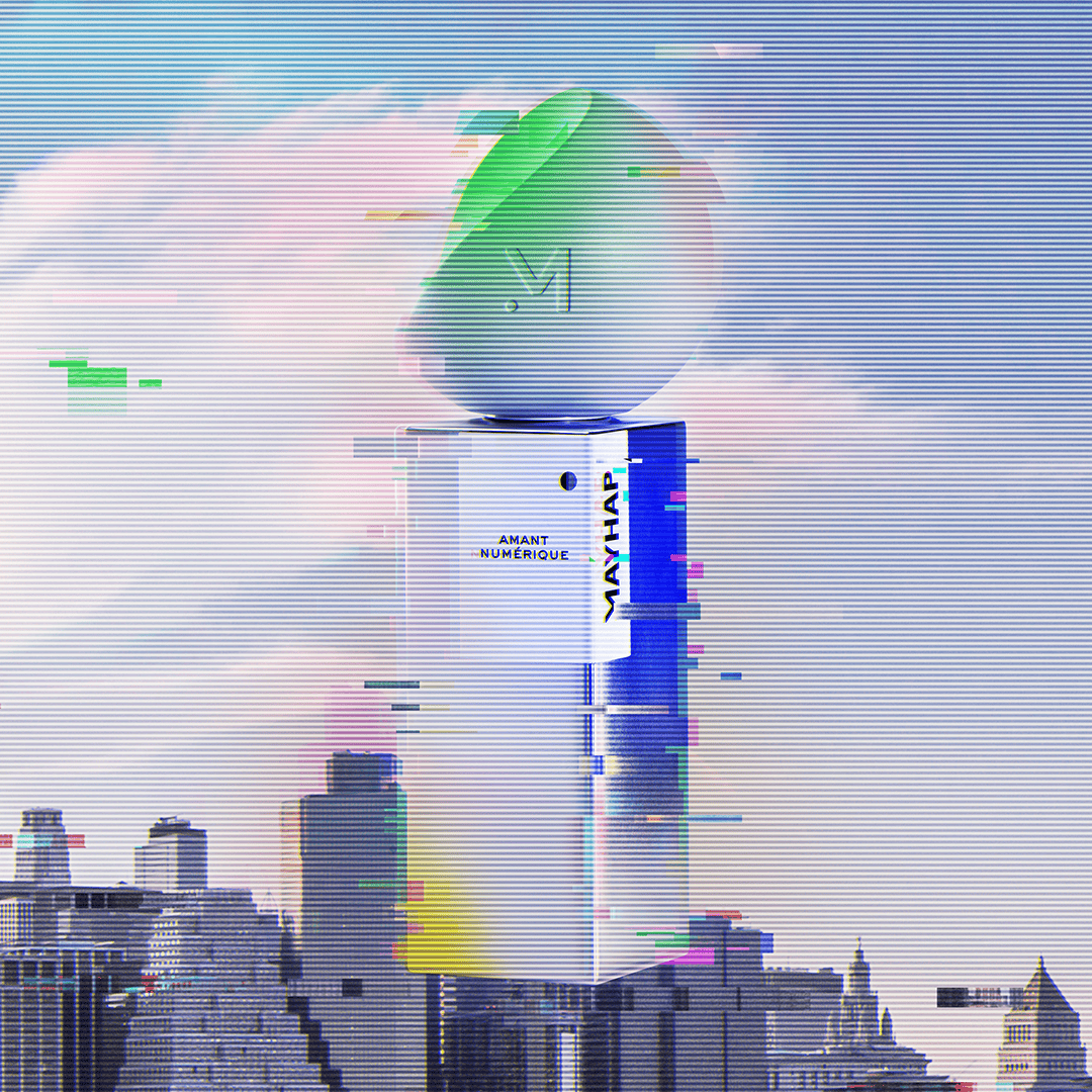 Mayhap Amant Numérique Extrait de Parfum, futuristische Inszenierung mit digitalem Glitch-Effekt über urbaner Skyline, innovativ und avantgardistisch, erhältlich bei scent amor.