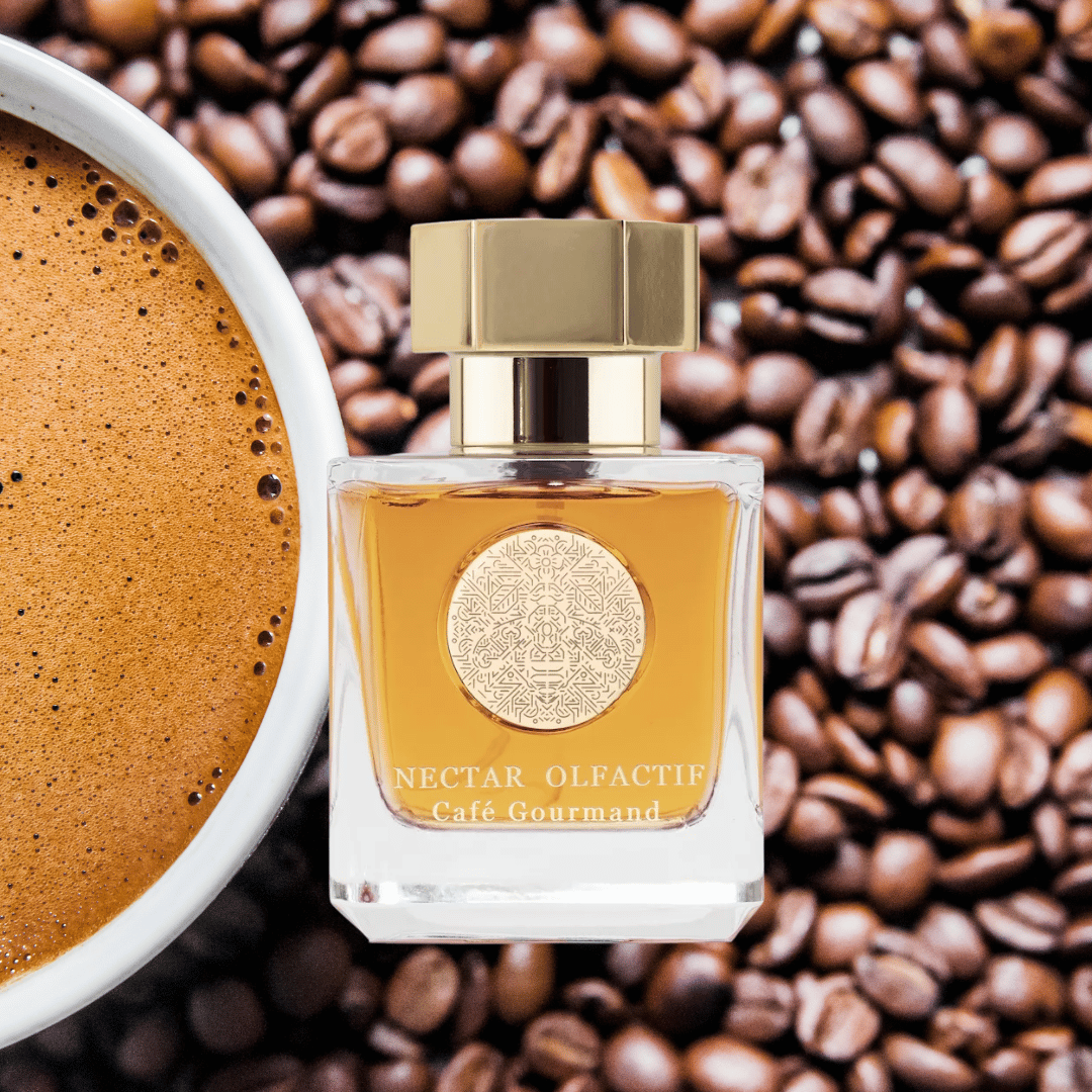 Nectar Olfactif CAFÉ GOURMAND Eau de Parfum Ein luxuriöses Kaffeeparfum mit cremiger Vanille, orientalischen Gewürzen und sinnlicher Wärme bei scent amor mit Kaffee und Kaffeebohnen