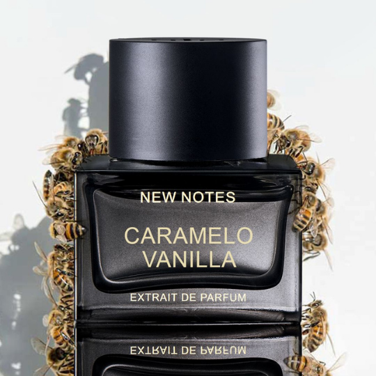 New Notes Caramelo Vanilla Extrait de Parfum, schwarzer Flakon umgeben von Bienen als Symbol für süße Honig- und Vanillenoten, erhältlich bei scent amor.