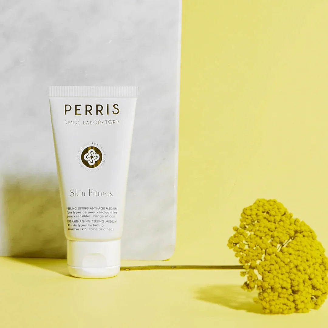 Erlebe das LIFT ANTI-AGING PEELING MEDIUM – glättendes und straffendes Peeling für jugendliche Haut jetzt bei scent amor