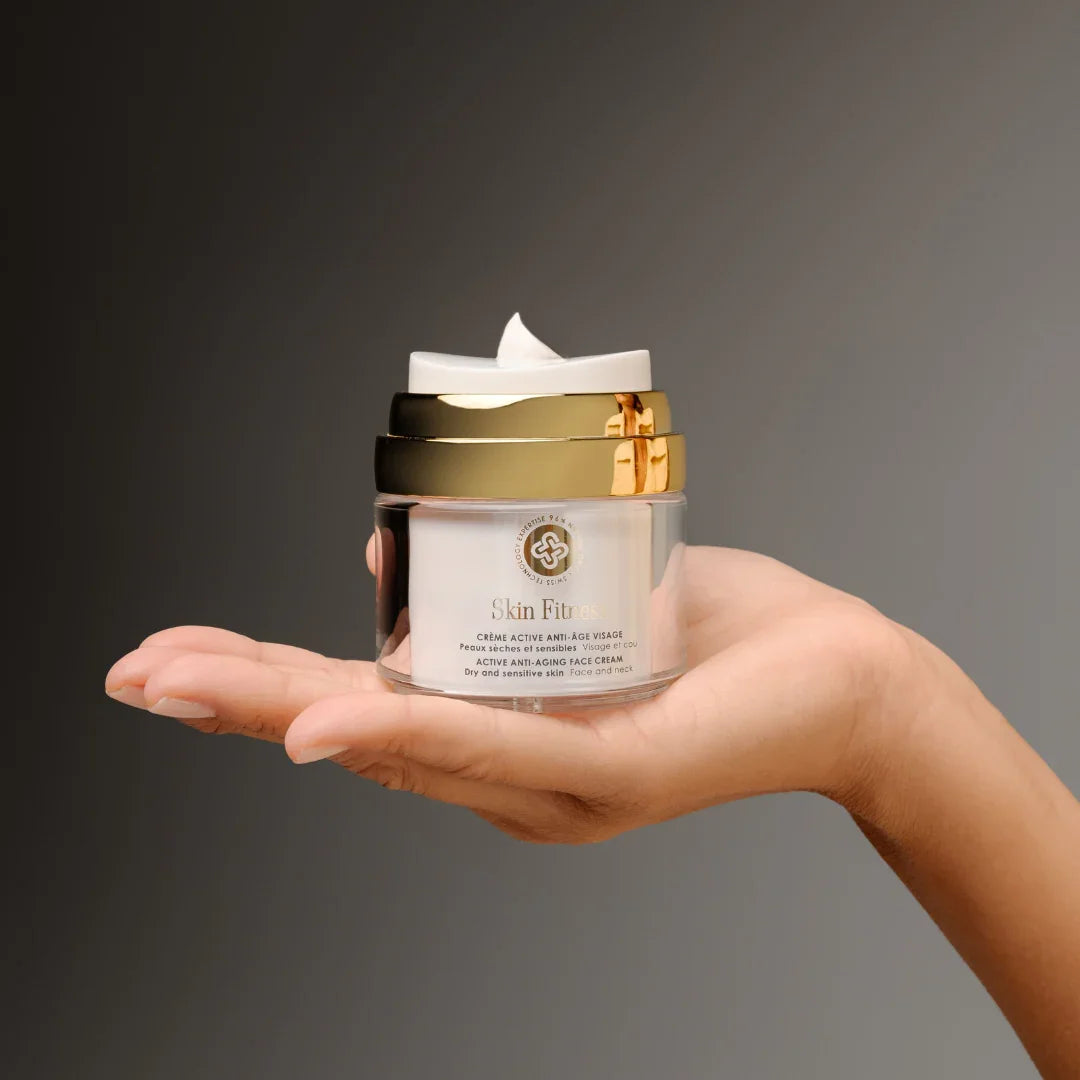 Seidige, reichhaltige Textur der ACTIVE ANTI-AGING FACE CREAM – intensive Feuchtigkeit und Glättung für reife Haut