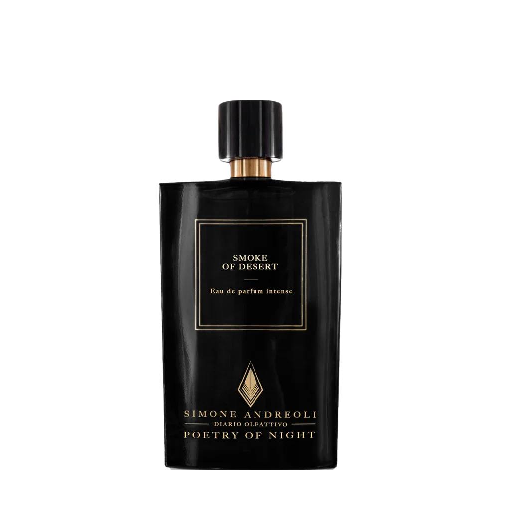 Schwarzer Parfümflakon mit goldenen Akzenten und etikettiert mit "Smoke of Desert" von Simone Andreoli.