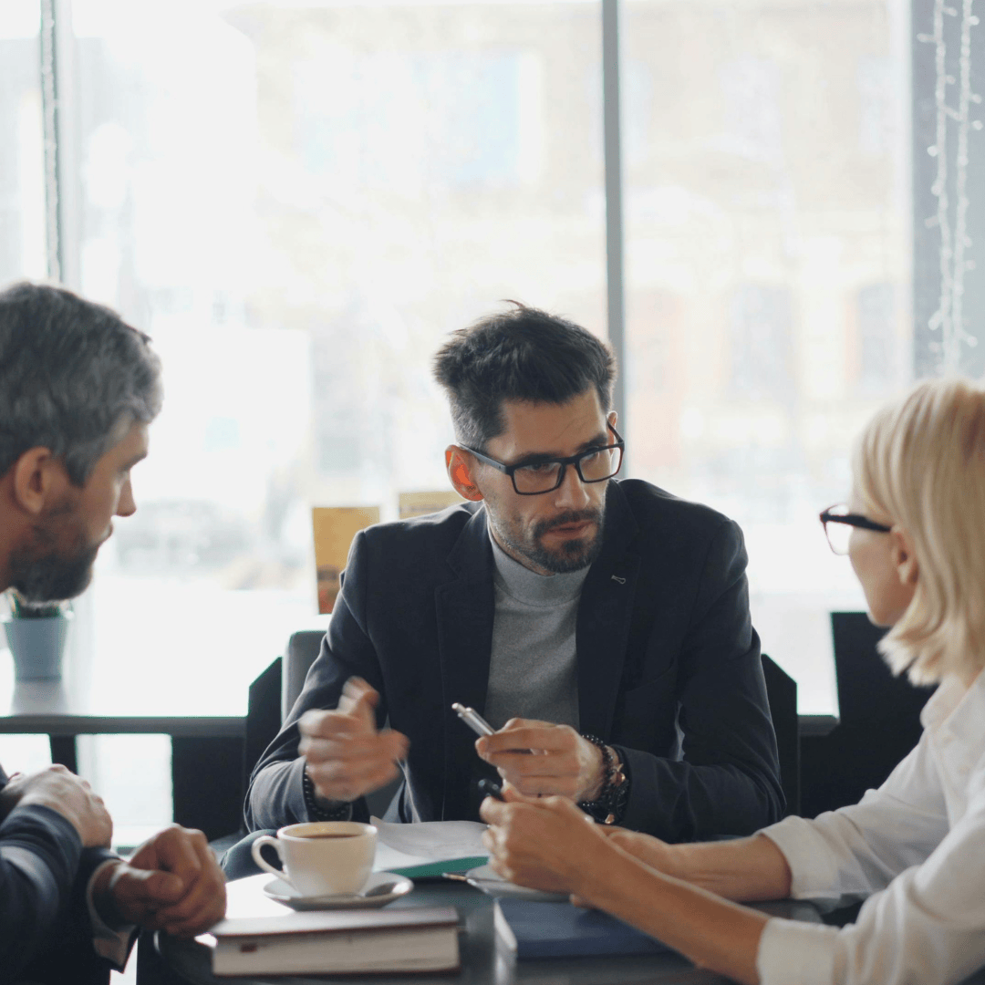 Business Düfte bei der Besprechung im Büro bei scent news für scent amor