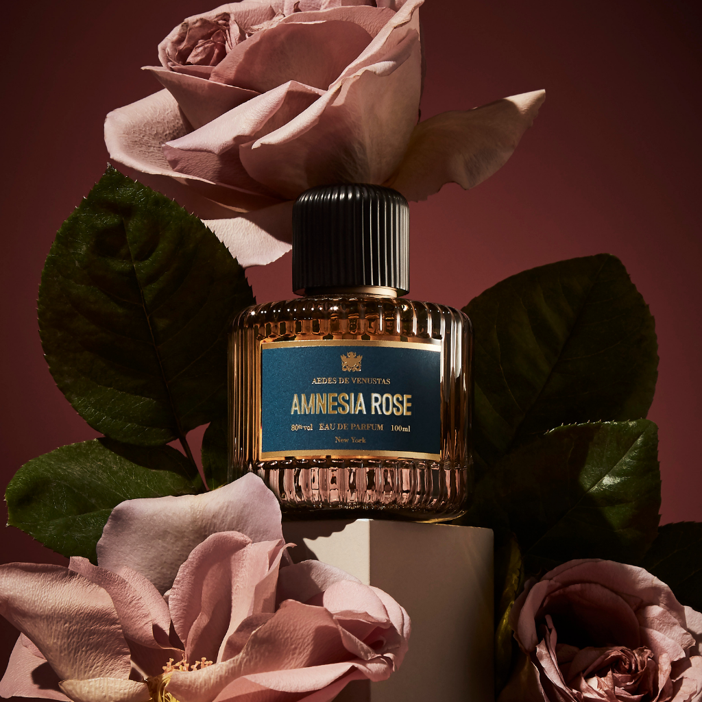 Aedes de Venustas AMNESIA ROSE Eau de Parfum Mood Flakon Rosen Blätter