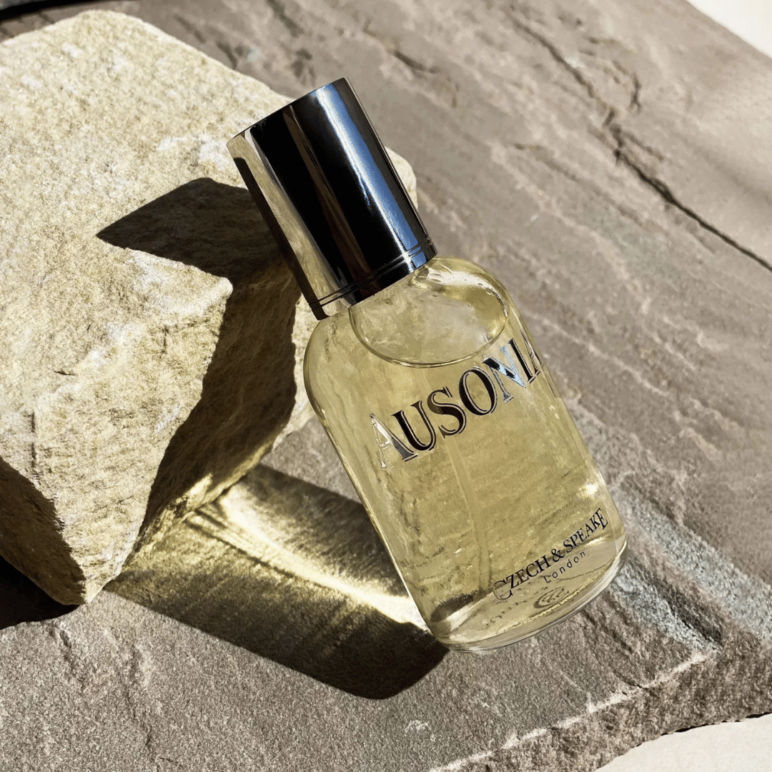 Czech & Speake AUSONIA Eau de Parfum scent amor Nischenduft Flakon auf Felsen bei scent amor deinem Fachmann für feine Nischendüfte
