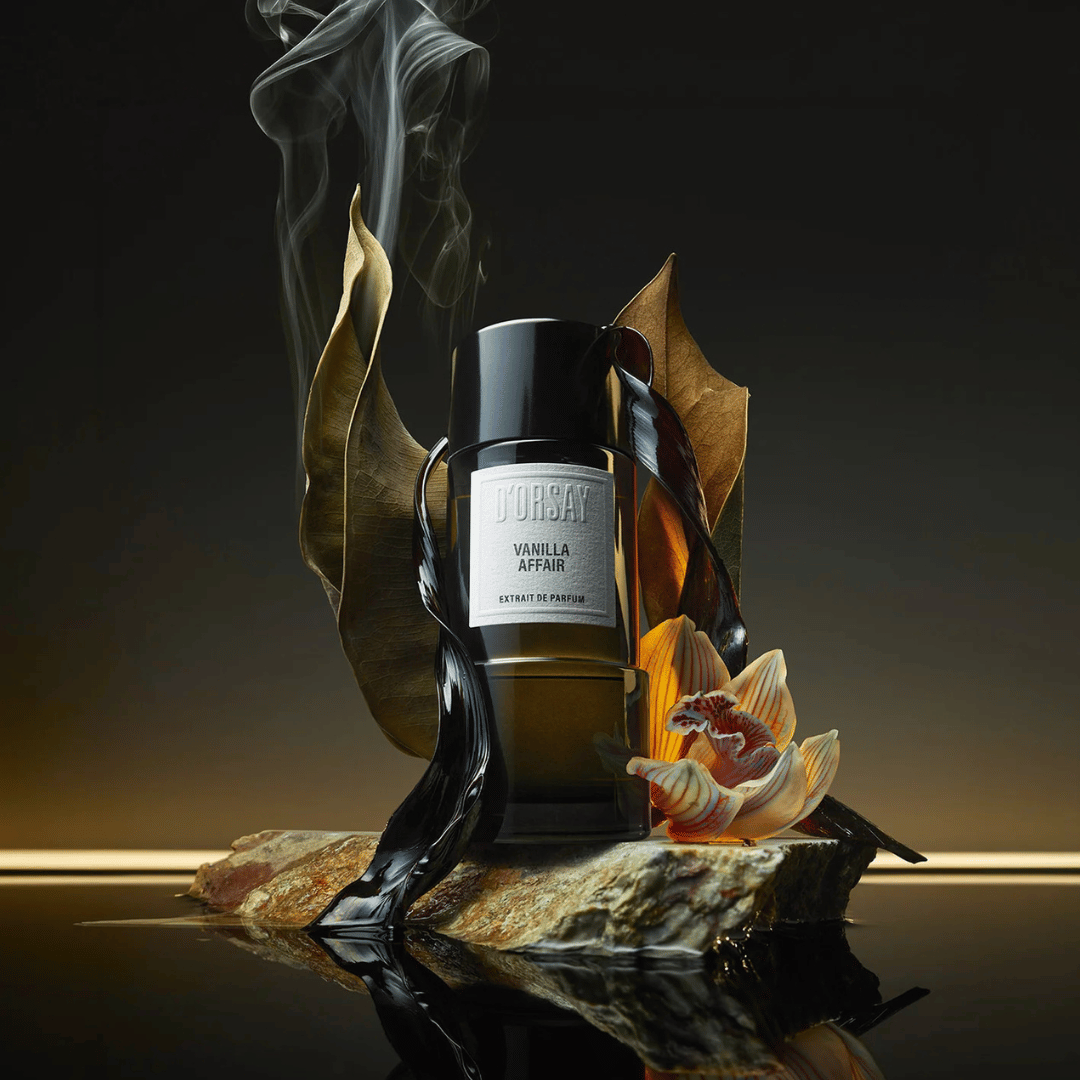 D’Orsay VANILLA AFFAIR Extrait de Parfum Nischenduft Flakon mit Tabak Blättern und Rauch und Blüte bei scent amor Deinem Fachmann für die feinen Nischenparfums