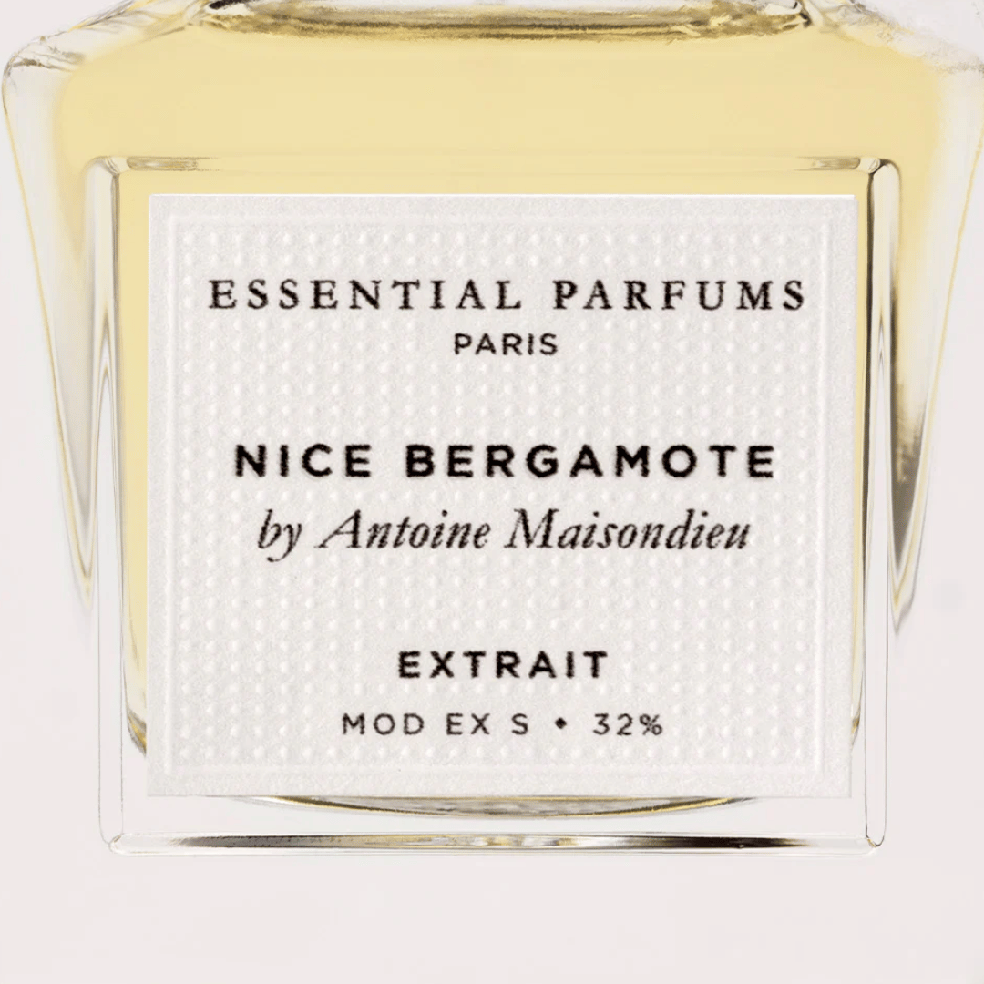 Essential Parfums by Antoine Maisondieu Extrait de Parfum Nischenduft Etikett Detail bei scent amor