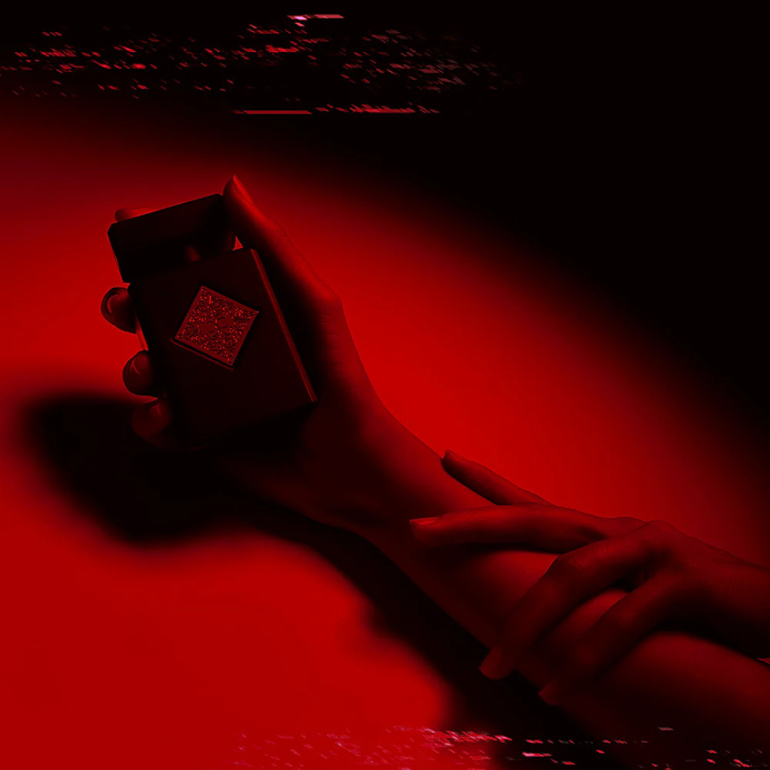 Initio Parfums Privés The Carnal NARCOTIC DELIGHT Eau de Parfum Flakon Ro Hände Mood