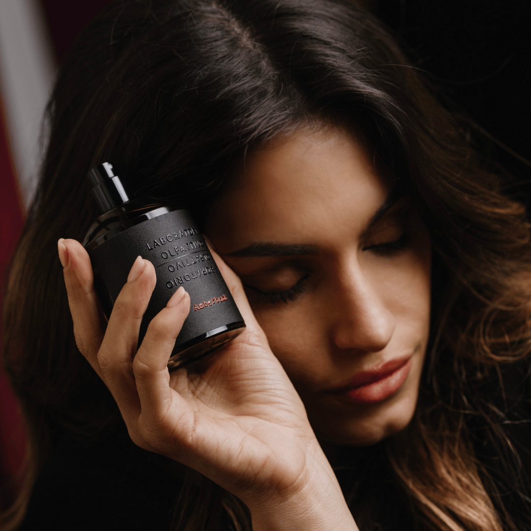 Laboratorio Olfattivo Amberbomb Intense Collection scent amor mit Frau