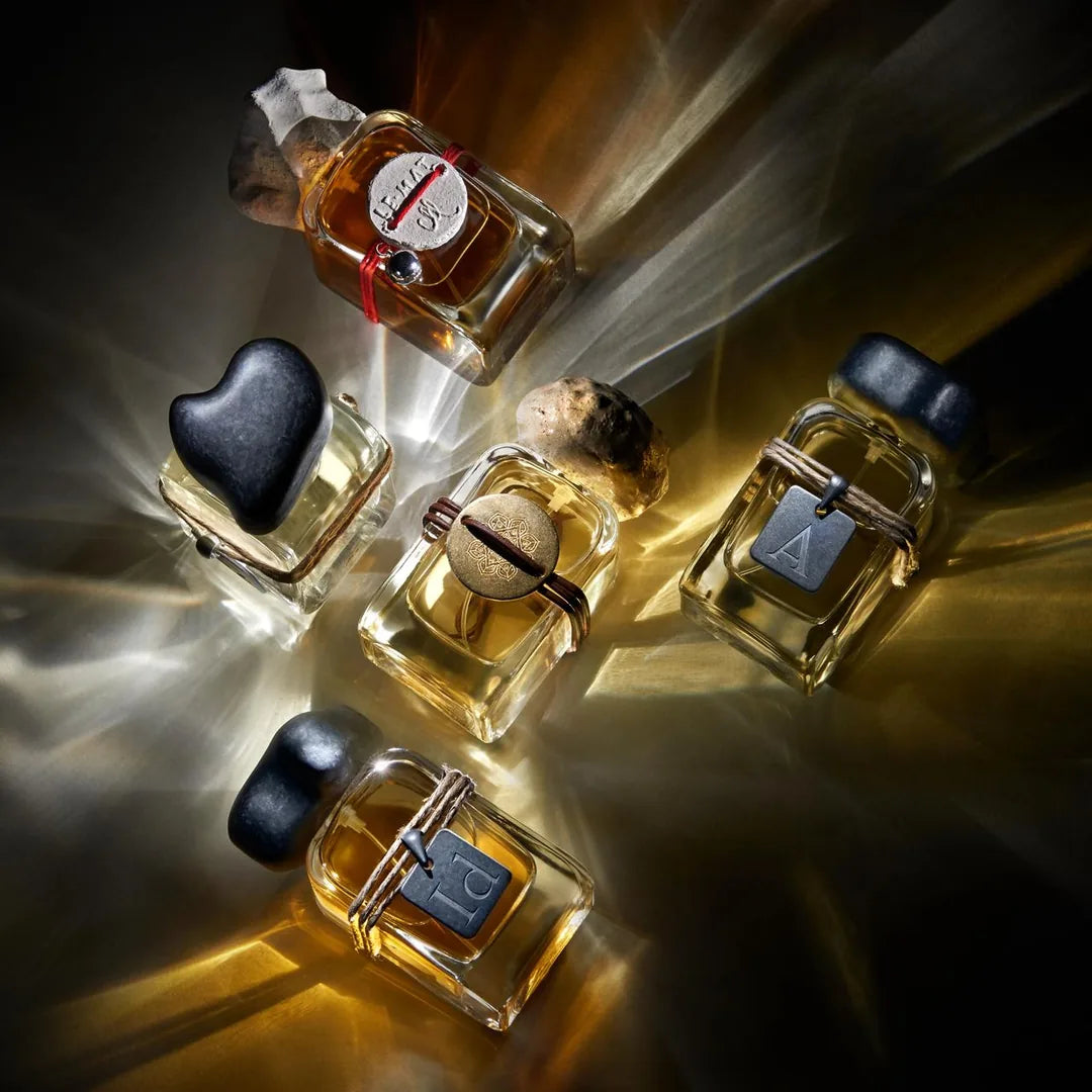 MEDITTOROSA-scent-amor-Nischenduft-Extrait-Parfum-Kollektion Nischenparfum Flakons mit Lichteffekten