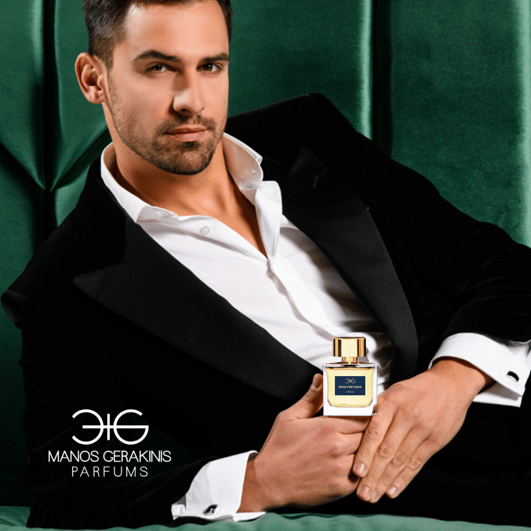 Manos Gerakinis SELENE Eau de Parfum mit Mann der es in der Hand hält bei scent amor