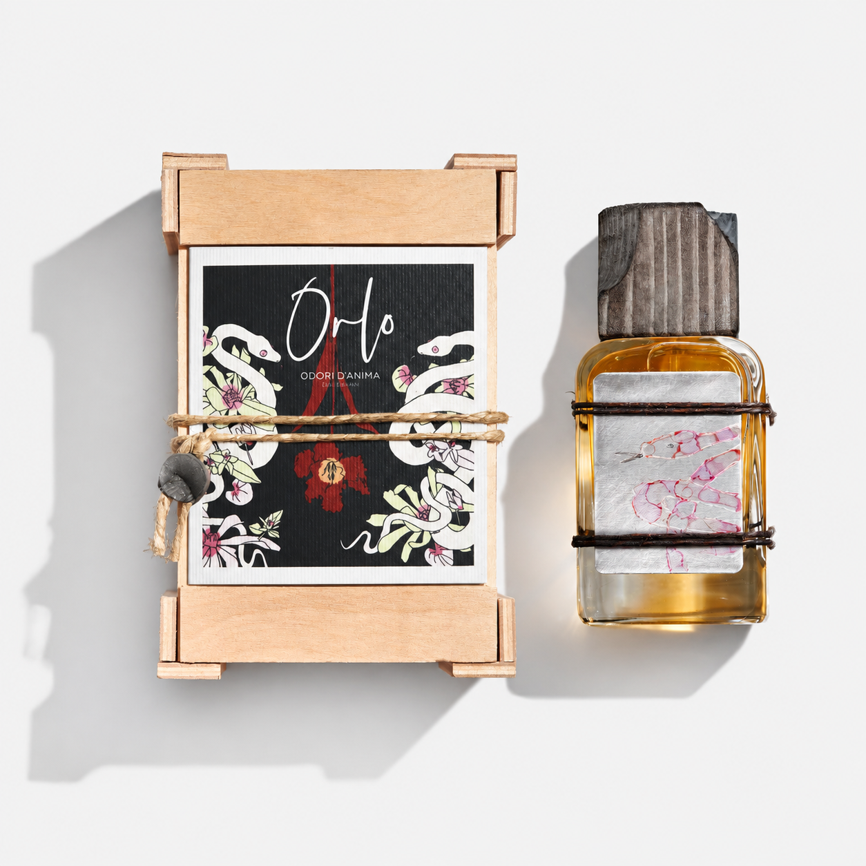 Mendittorosa ORLO ODORI D'ANIMA Eau de Parfum Nischenduft Flakon mit Holzkappe neben Holzbox bei scent amor Fachmann für Nischenduft 
