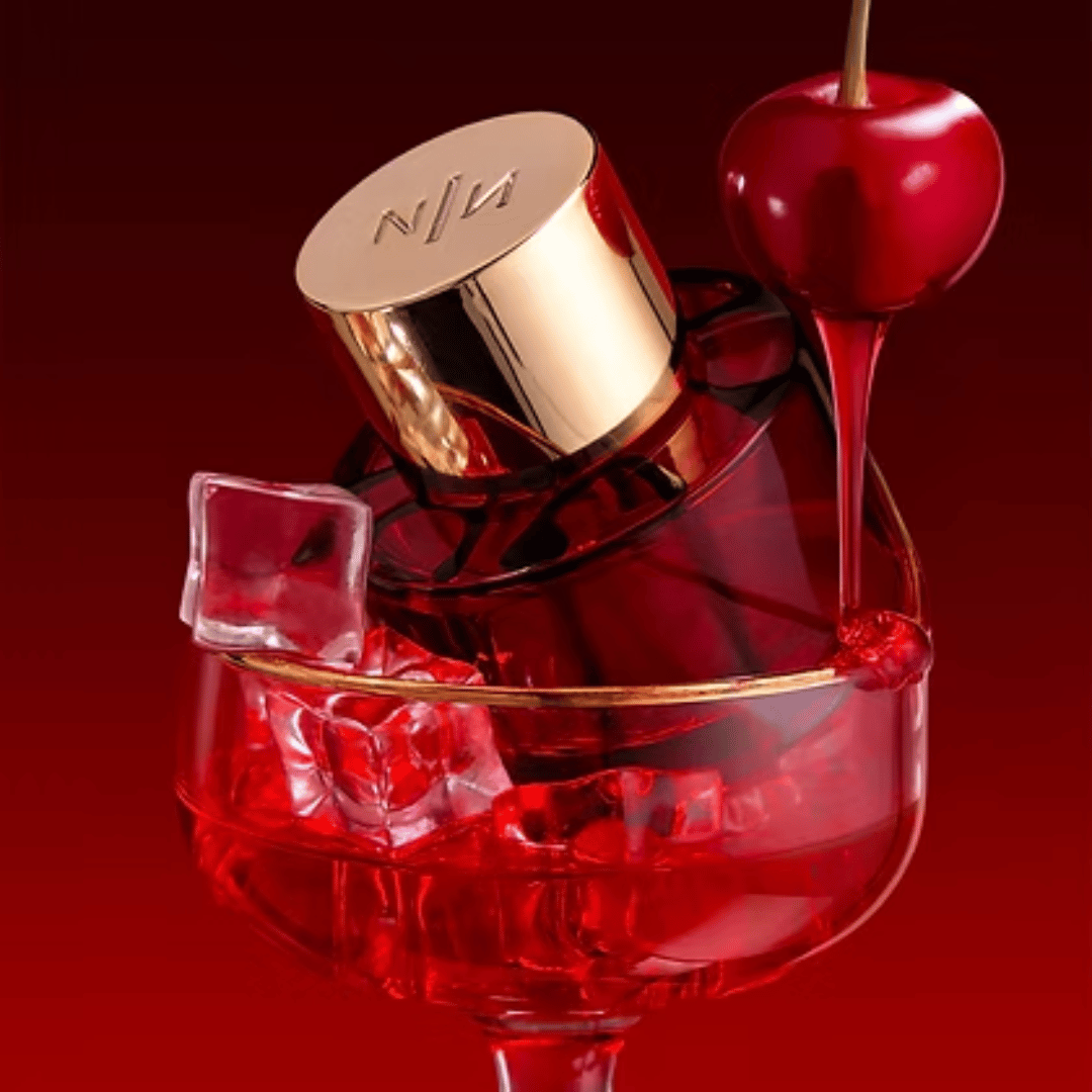 New Notes Cherry prosecco Nischenduft Flakon im Glas mit Eis und Kirsche bei scent amor