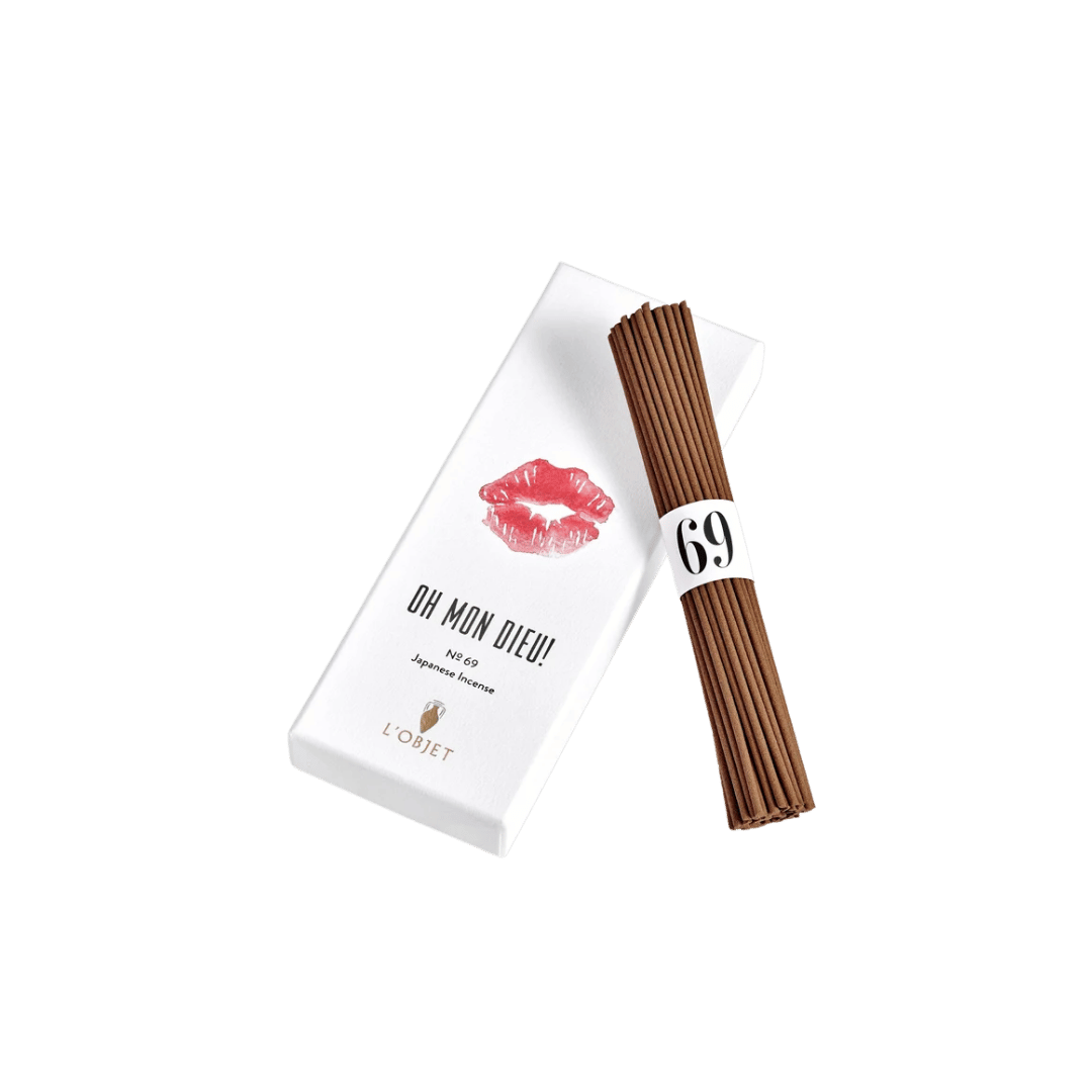 L’OBJET OH MON DIEU NO. 69 Japanese Incense Stick mit Packung und Kussmund präsentiert bei scent amor deinem Fachmann für edle Accessoires