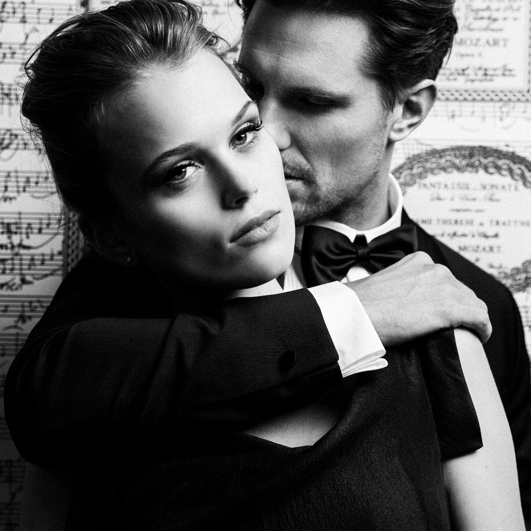 Philly & Phill – OUT AT THE OPERA - Eau de Parfum bei scent amor deinem Fachmann für die besten Nischendüfte. Paar in schwarz weiss vor Notenblatt