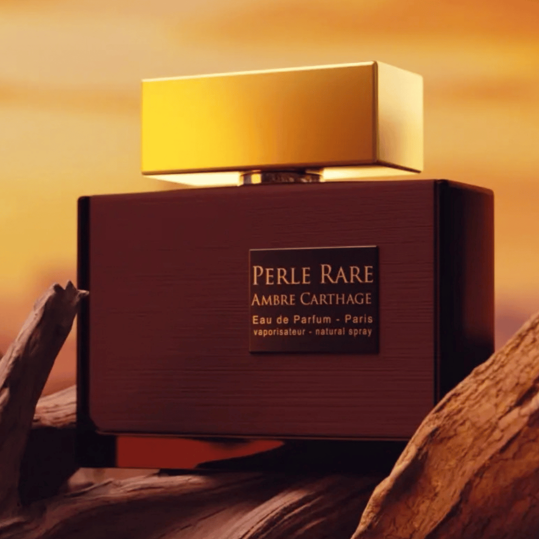 Panouge Paris – PERLE RARE AMBRE CARTHAGE Eau de Parfum Nischenduft Flakon auf Holz bei scent amor