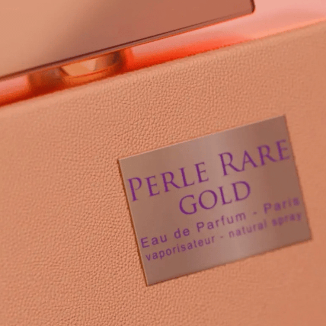 Panouge Paris – PERLE RARE GOLD Eau de Parfum Detail vom Etikett bei scent amor
